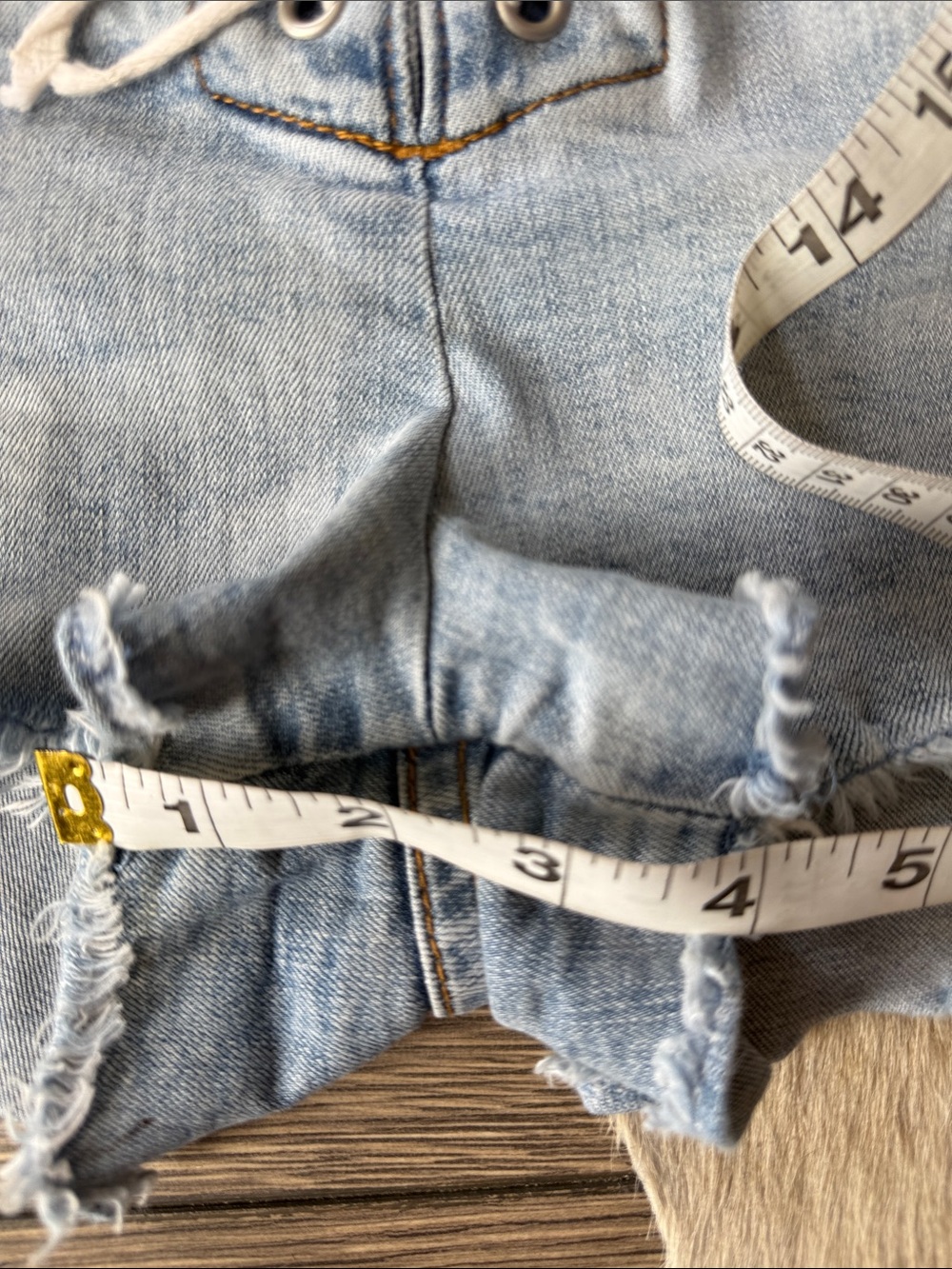 Billabong Lace Up Distressed Denim Cutoff Shorts Size 26 Light Wash - Picture 13 of 14